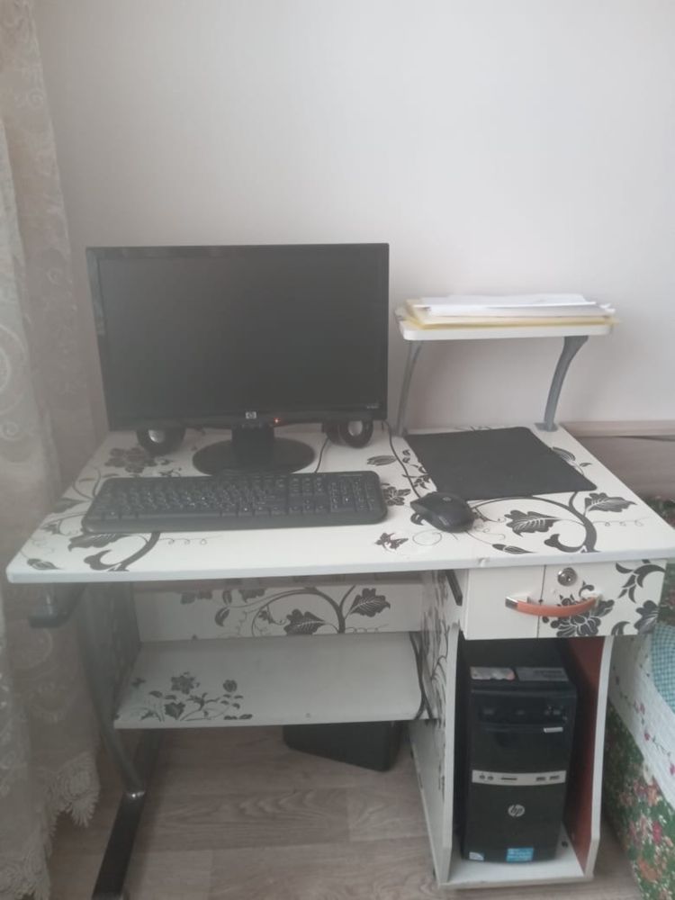 Продам компьютер, принтер, клавиатура, стол