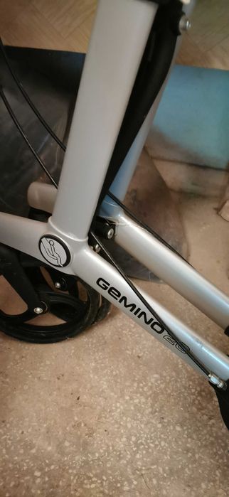 Rolator/cadru ortopedic pliabil cu trei roti Gemino 20