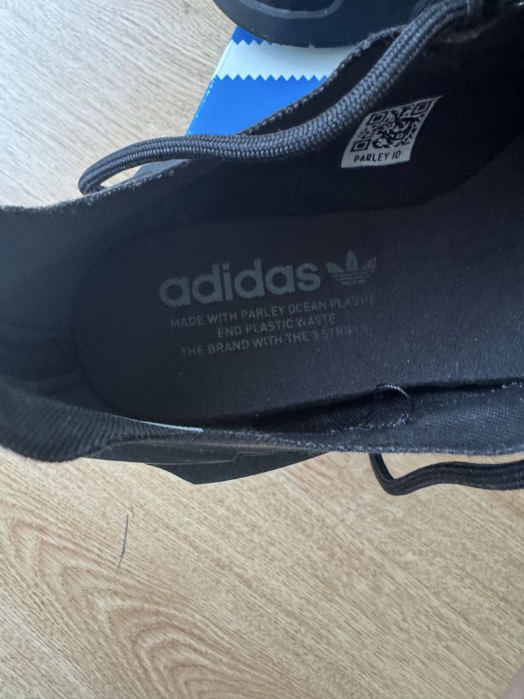 Чисто нови маратонки adidas nmd v3 black