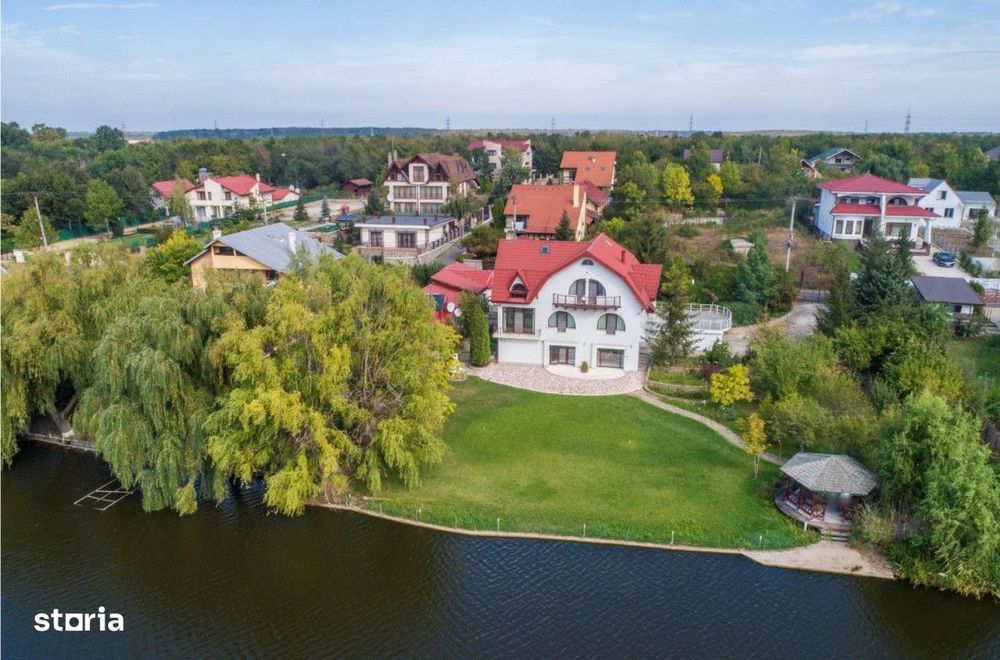 Vila de lux, 427 mp utili si 2313 mp teren, pe malul lacului (Cociova)