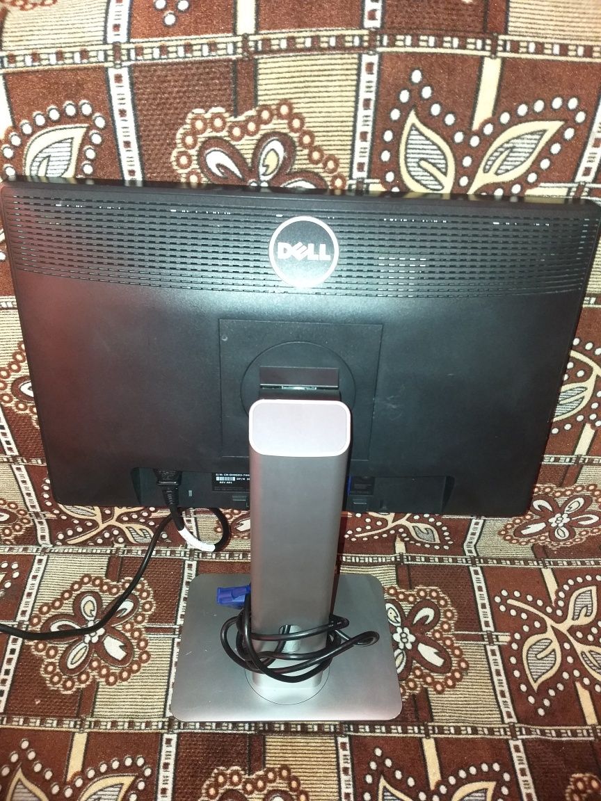 monitor led. dell in stare foarte buna