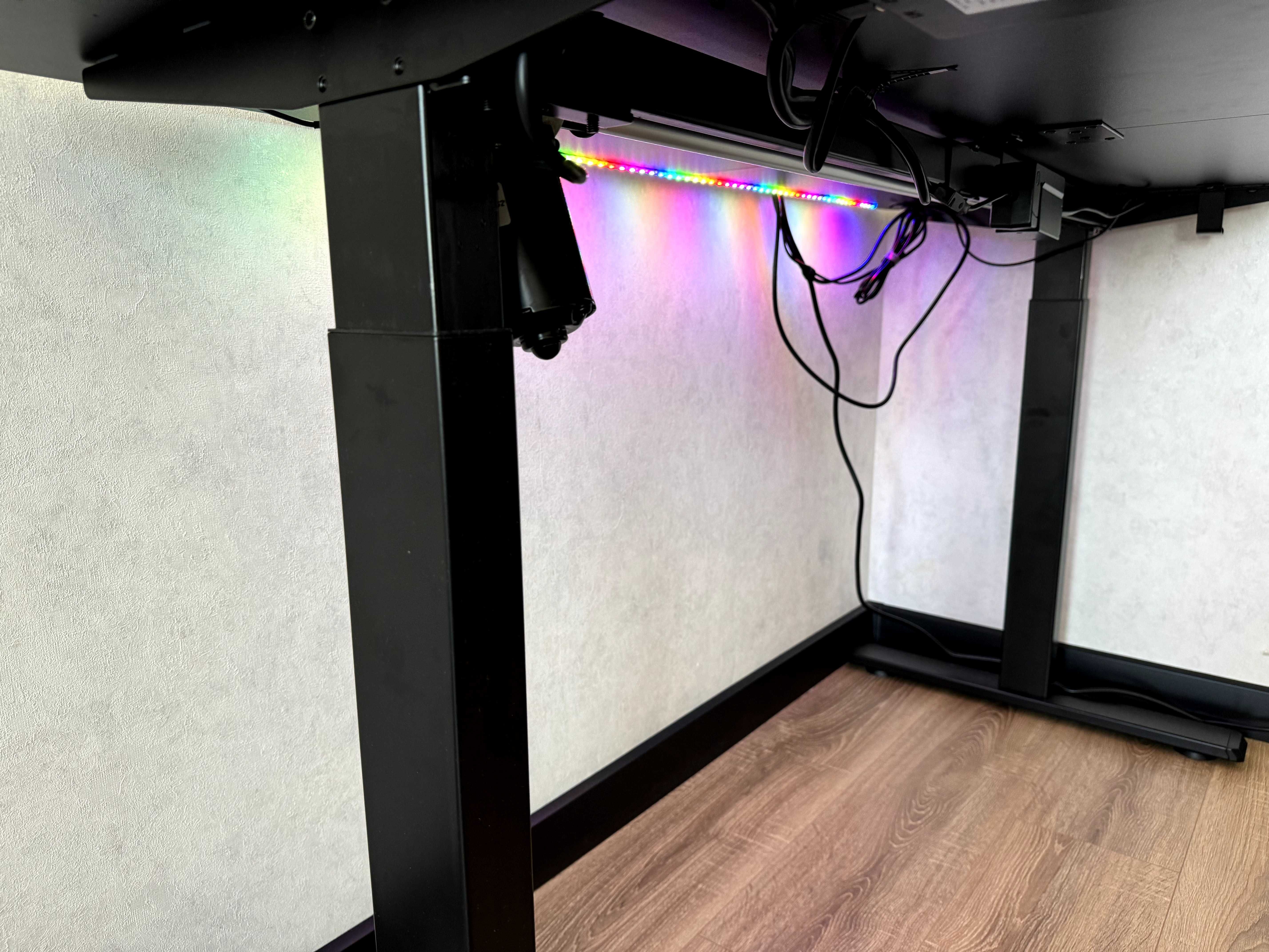 Компютърно бюро с електрическа настройка и RGB OfficePro ODE514