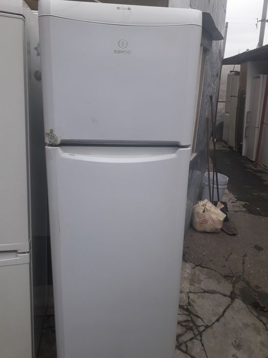 Frigider 2 usi functional asigur transport