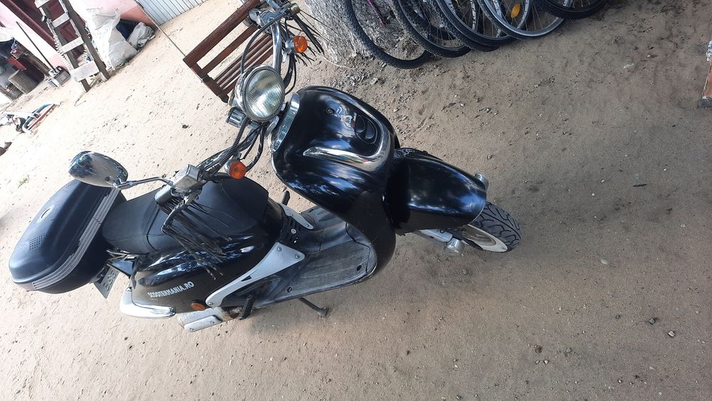 Vând scuter retro doua bucăți