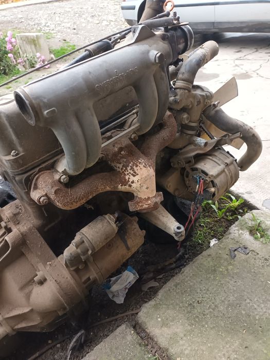 Vând motor mercedes benz detali la tel