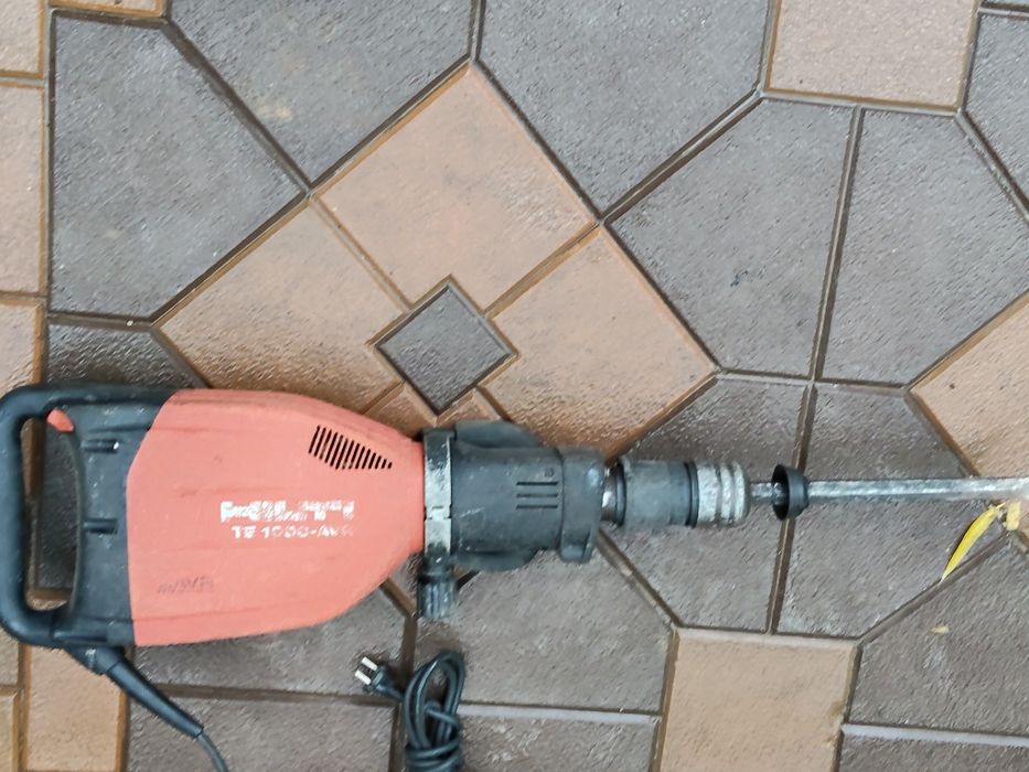 Demolator HILTI TE 1000-AVR că și nou