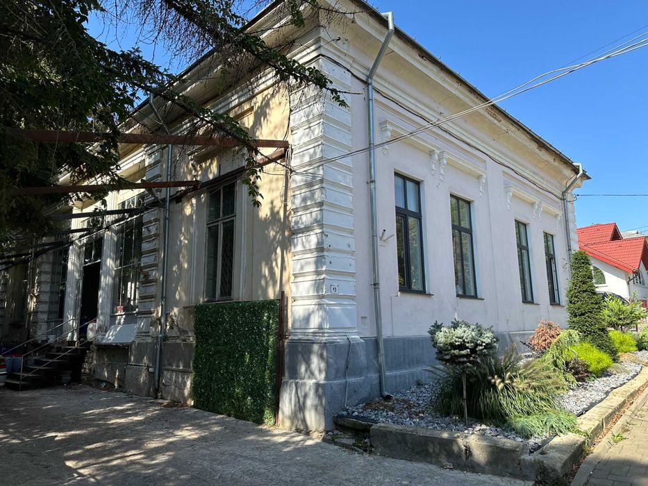 Persoana fizica !! vand casa Centru  !! 1160 Mp !! rate !!