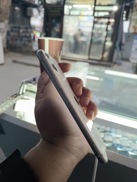 iPhone 11 128gb white