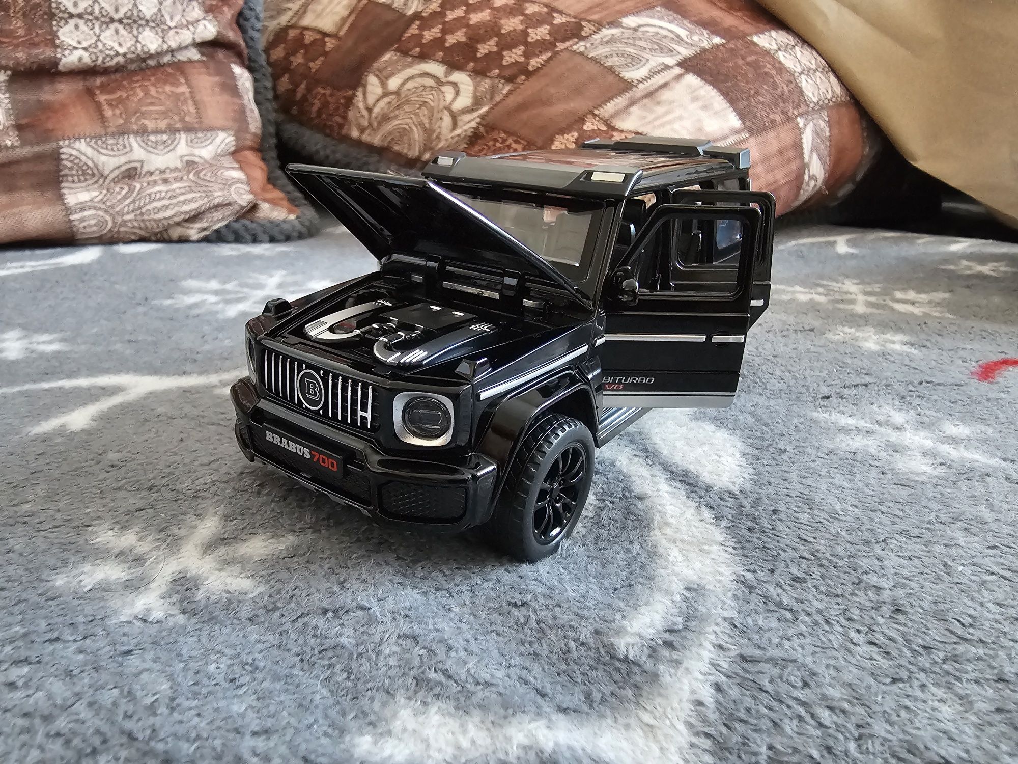 Macheta metalica Mercedes brabus g700 1:32 noua