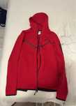 Tech fleece rosu