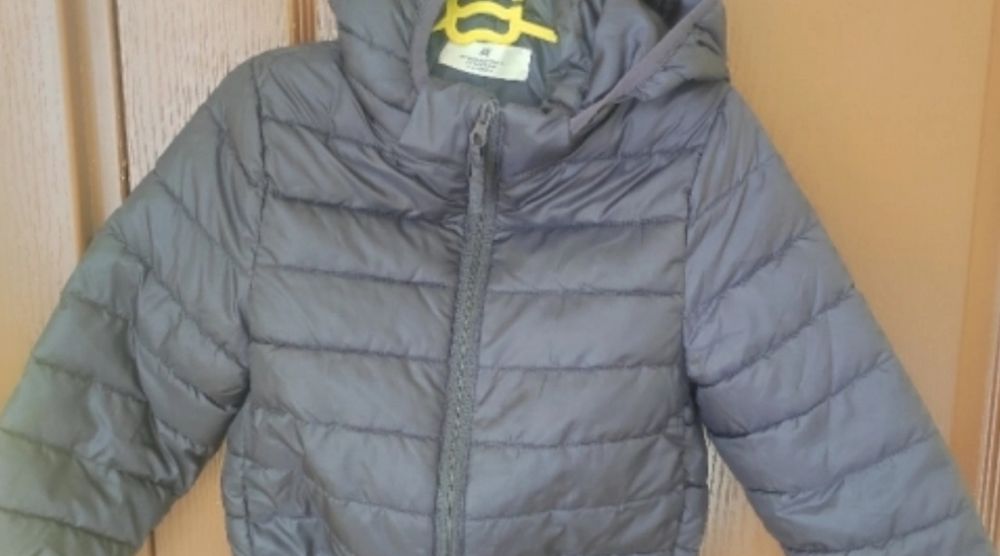 Преходни якета размери 98 и 104 см.