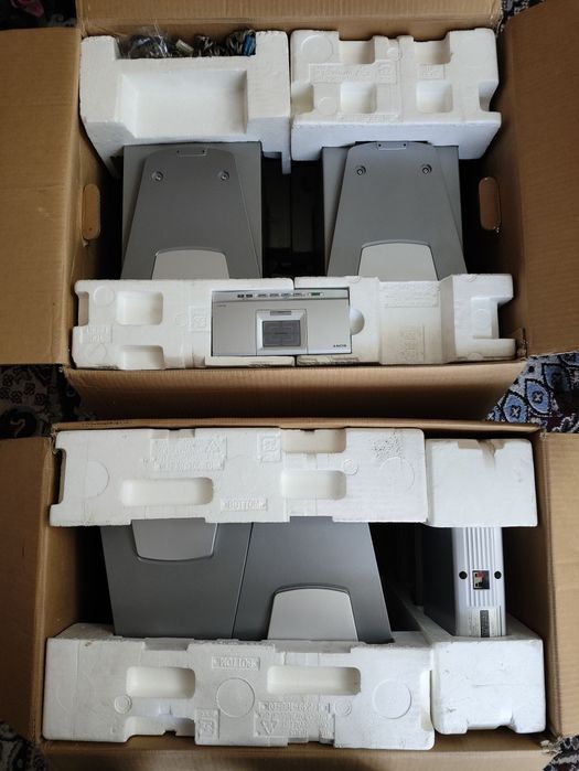 Orginal SONY muzikalniy sentr sotiladi yangi. pulti bor bass kuchli