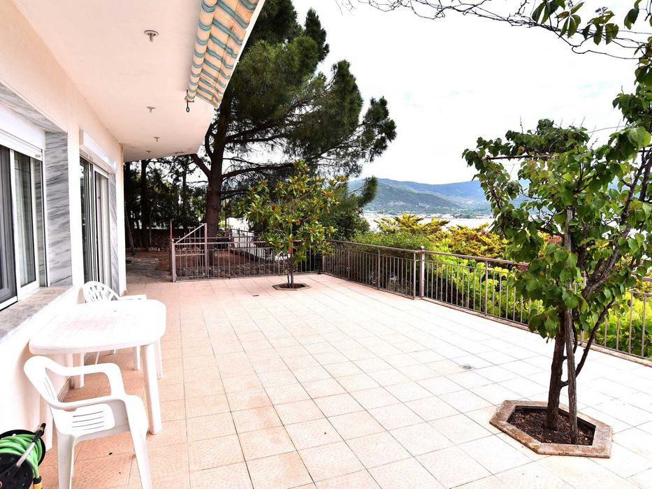 ПРОДАВА се самостоятелна къща 289 кв.м в Хераклица, Кавала (код 8076)