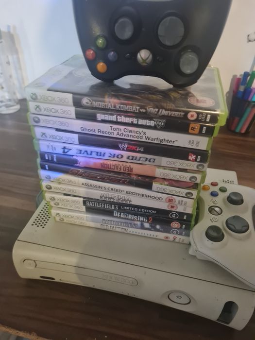 Vând Xbox 360 stare foarte buna