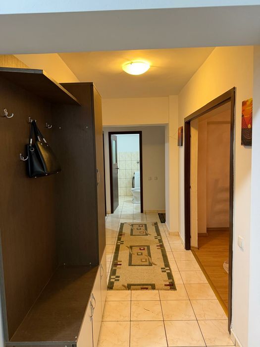 Inchiriez apartament
