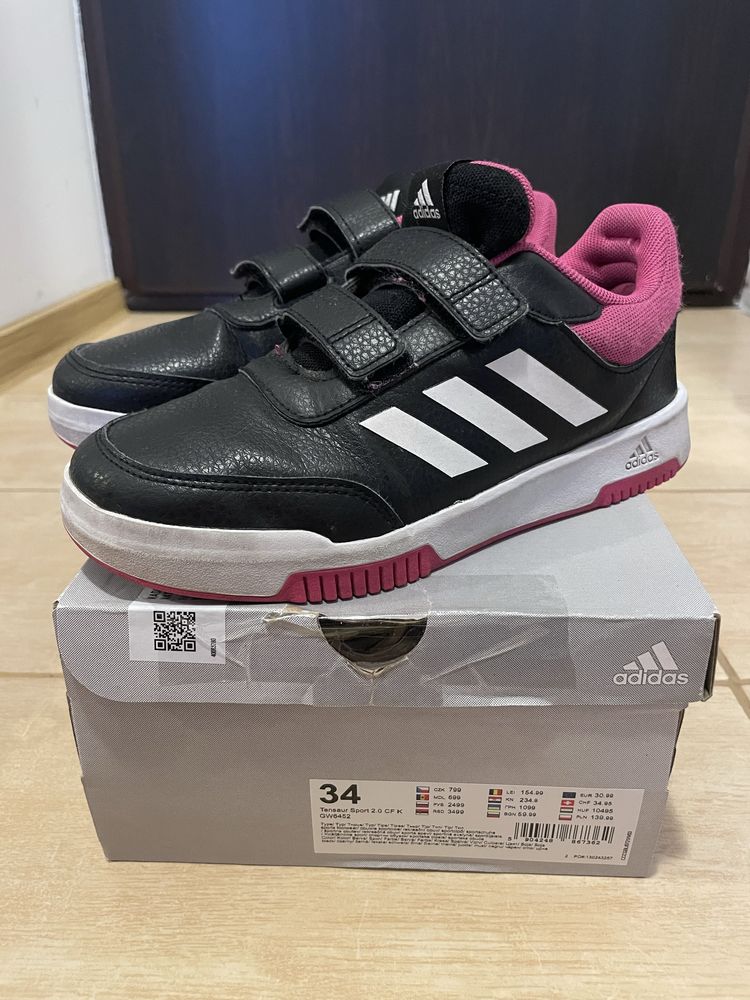 Incaltaminte sport Adidas marimea 34