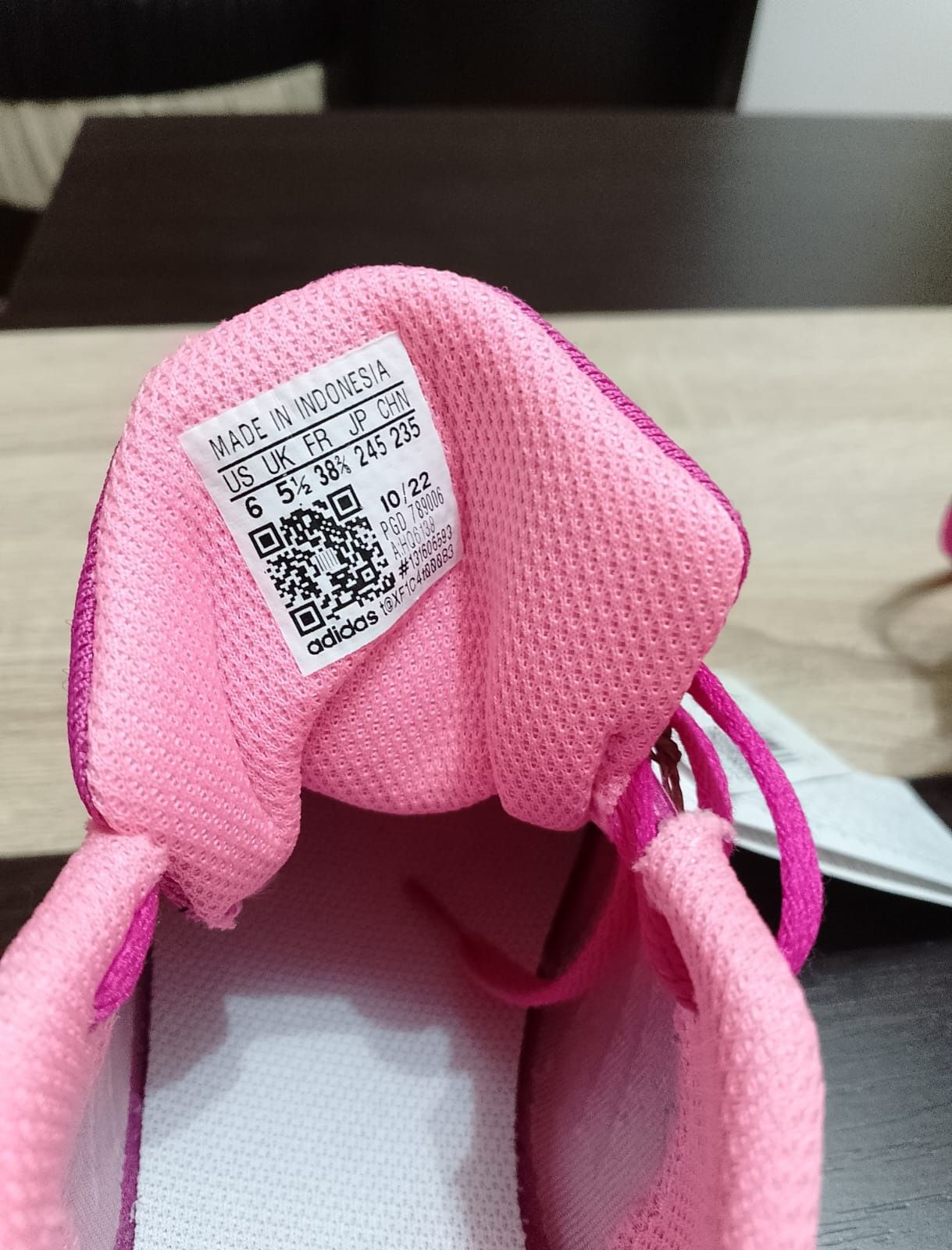Adidași Adidas noi,super confortabili!