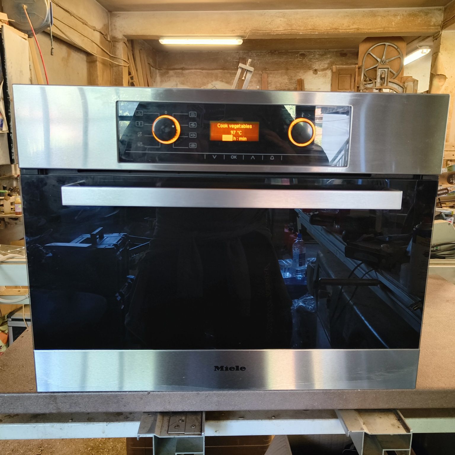 Парана фурна за вграждане Miele DG 5060