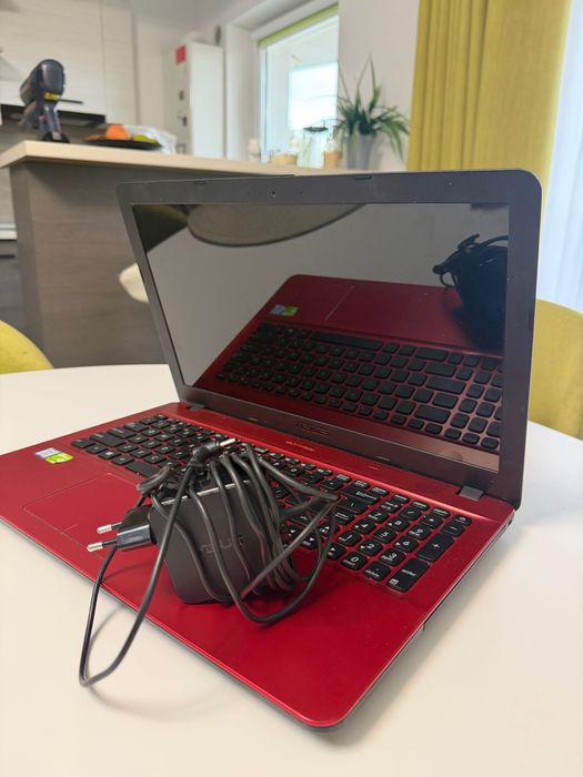 Laptop Asus X541U