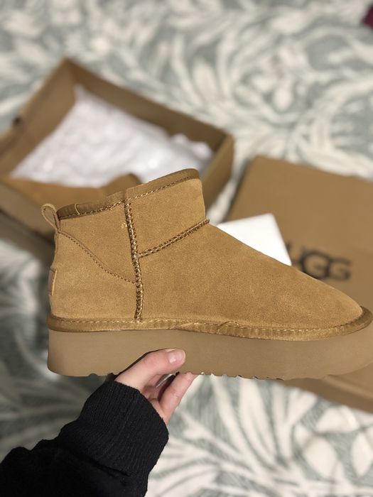 Ugg mini clasic