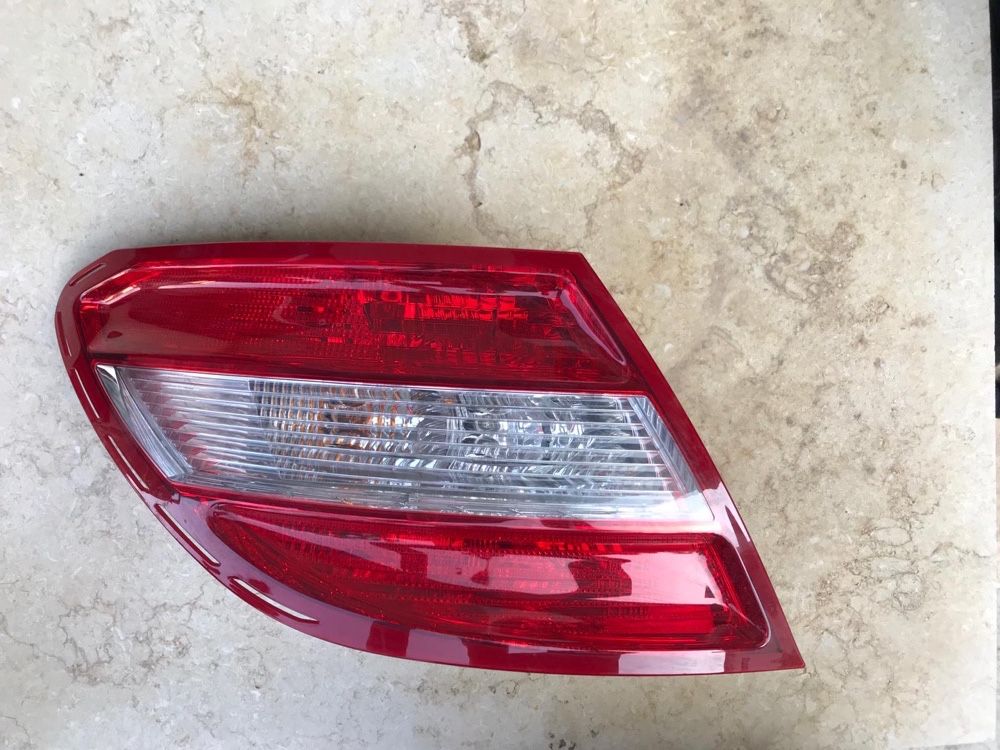 Lampa stop mercedes c class w204 partea stanga