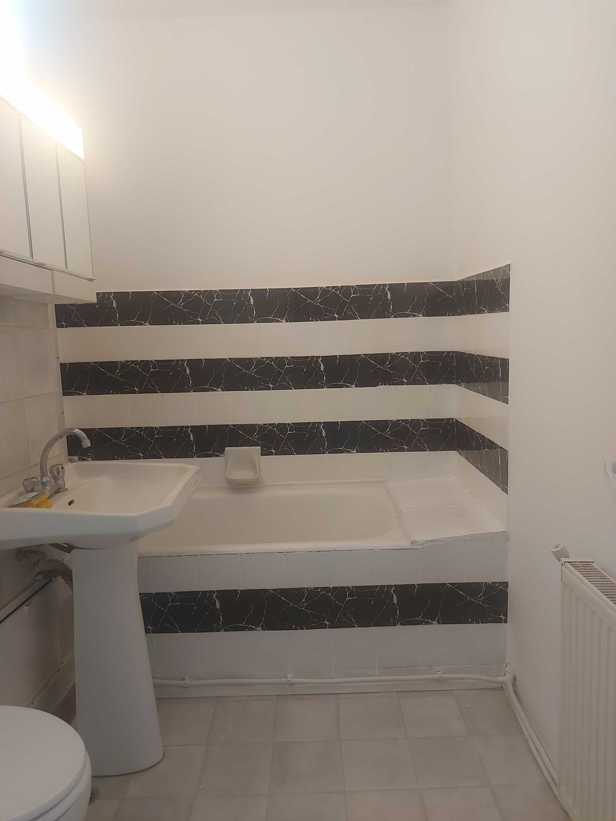 Apartament 3 camere bradet