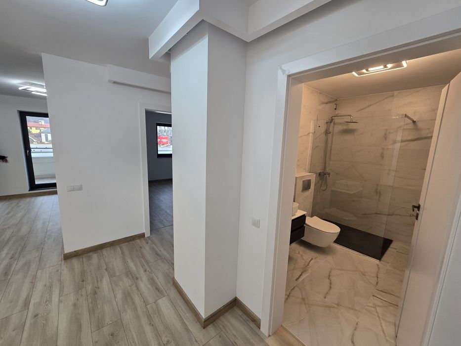 De închiriat – Apartament modern cu 3 camere | Terasă 10 mp | Garaj su