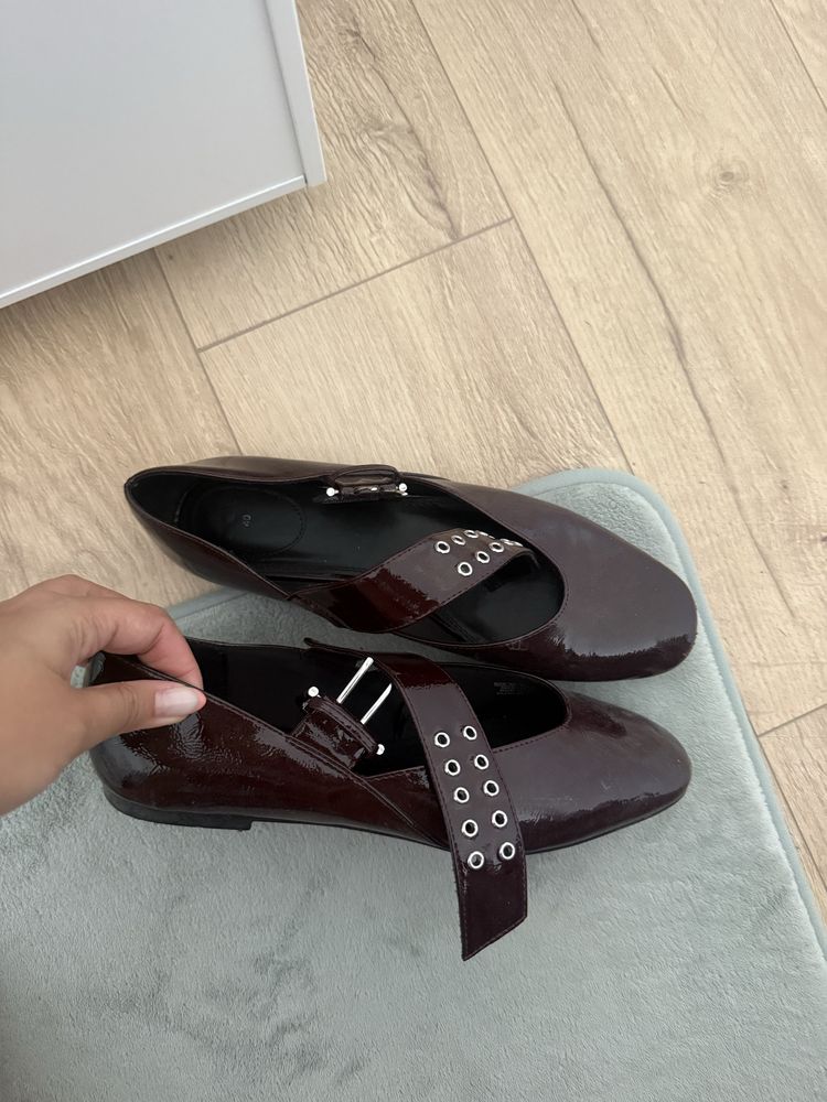 Дамски равни обувки Zara