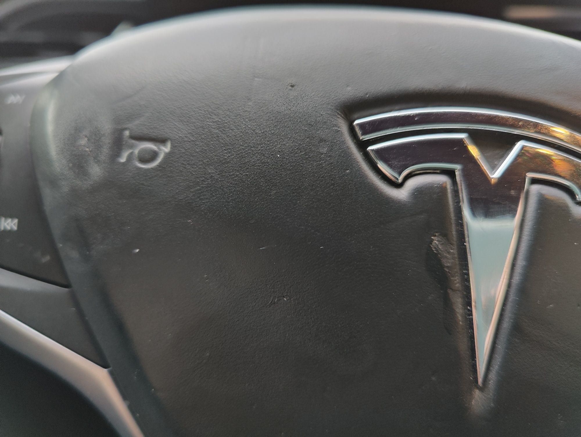 Tesla model s/x airbag