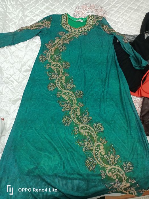 Платье в хорошом состояни б/у