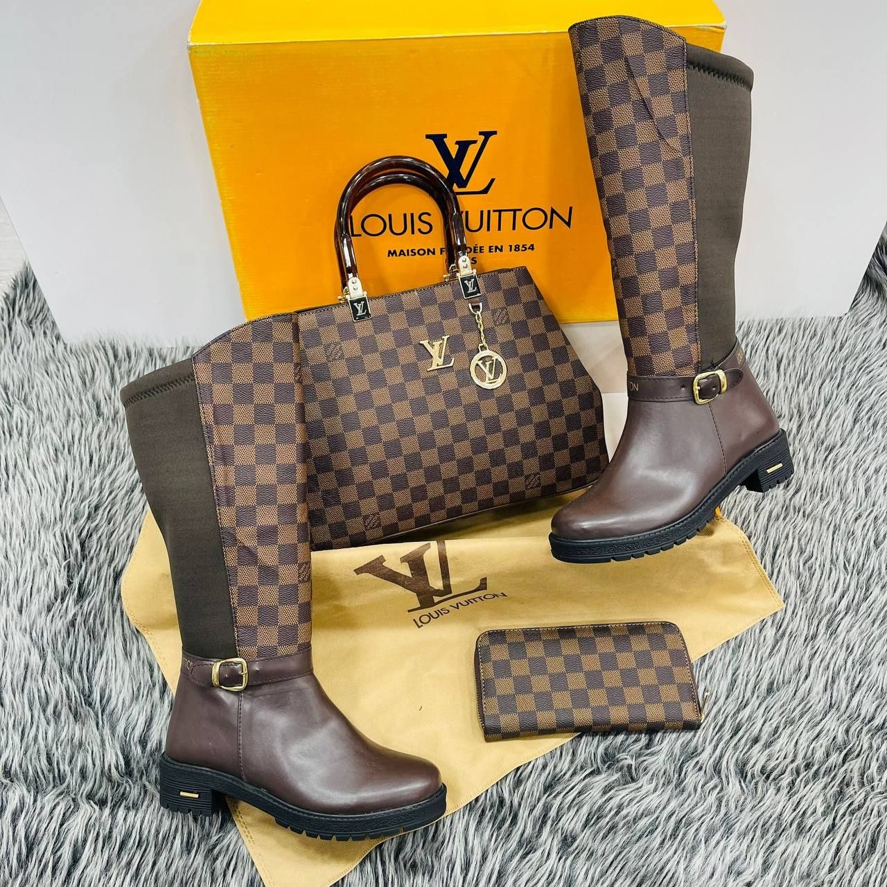 Louis Vuitton SET DAMA/4 Piese - 599 Ron