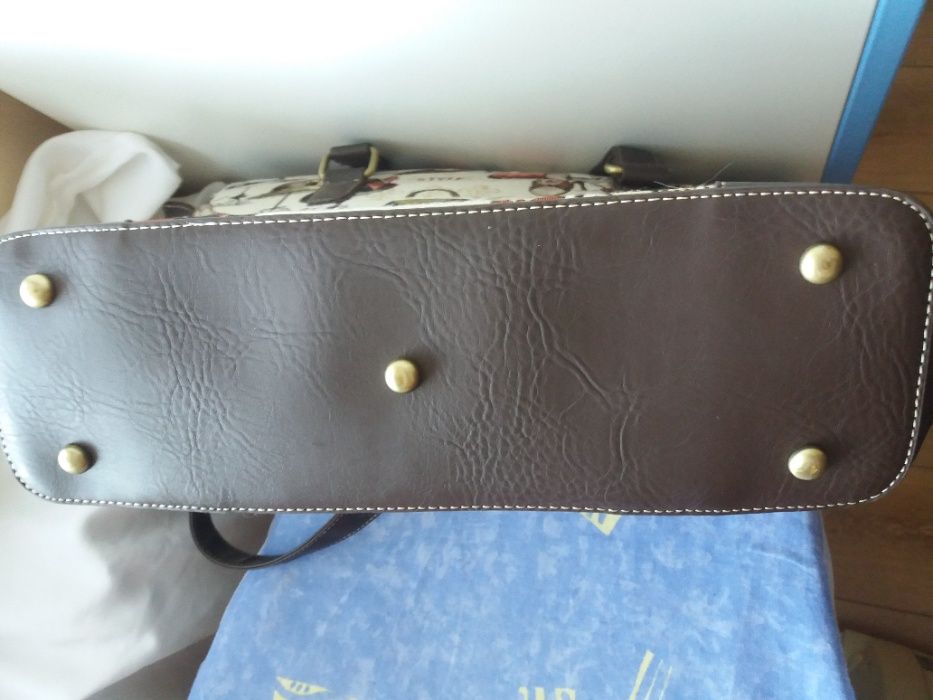 Дамска чанта SIGNARE