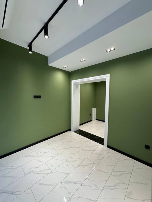 Нежилое помещение вдоль дороги с арендатором продаётся. Ойбек метро.