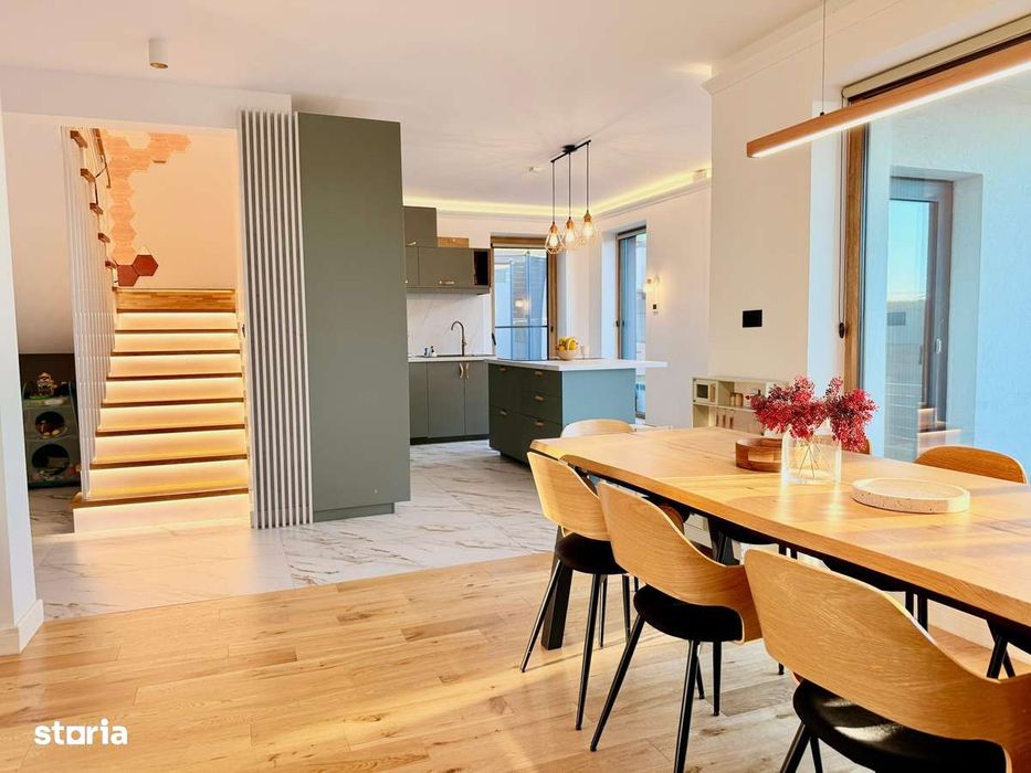 Casă modernă clasa A cu garaj încălzit și panouri solare