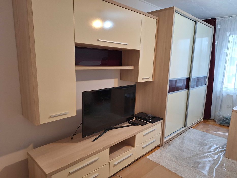 Mobila living/dormitor