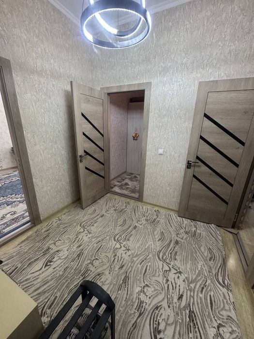 2-xonali 6-qavatda 55m² kvartira sotiladi.
7-qavatli Liftli dom.