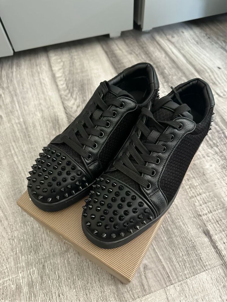Christian Louboutin цвят черен