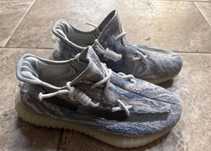 Yezzy 350 blue and white