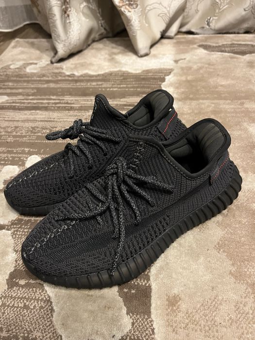 Yeezy 350 V2 Boost, 41 1/3, noi cu eticheta