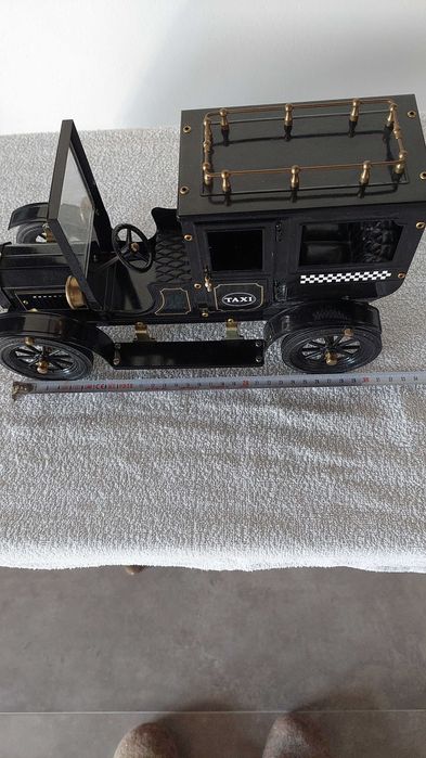 Masinuta de colectie.Taxi de la inceput de sec.xx.