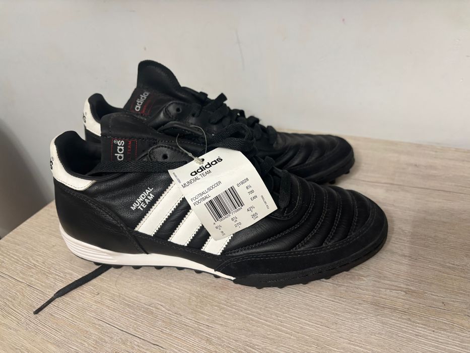 Adidas бутсы новые