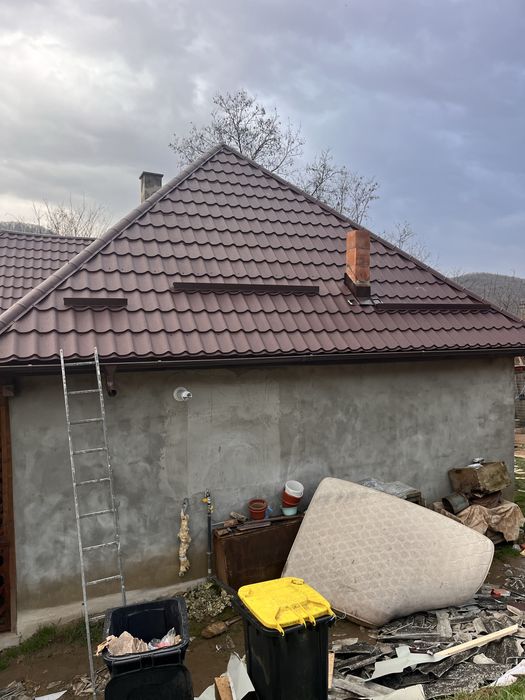 Montaj acoperisuri reparatii jgheaburi cherestea dulgherie velux cos