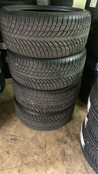 255/35/20 нокиан зимни