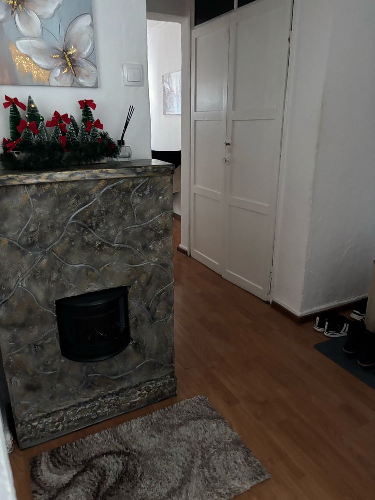 Schimb apartament 3 camere cu o casa zona Bradu/Geamana