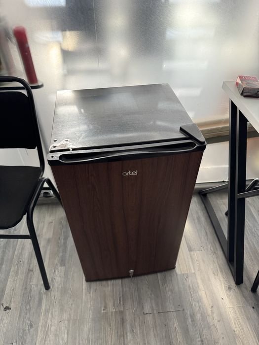 Холодильник мини иделаьном состоянии почти новый