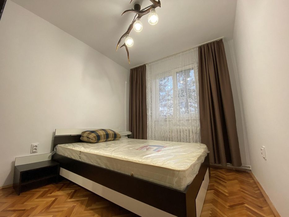 Apartament 3 camere de închiriat, zona Dâmbu