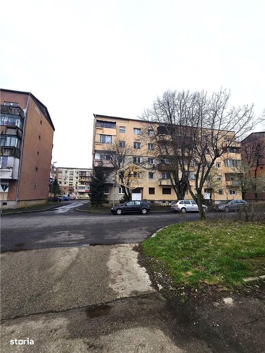 Aprtament cu 3 camere decomandat | Micro 17 - Aproape de noul pod