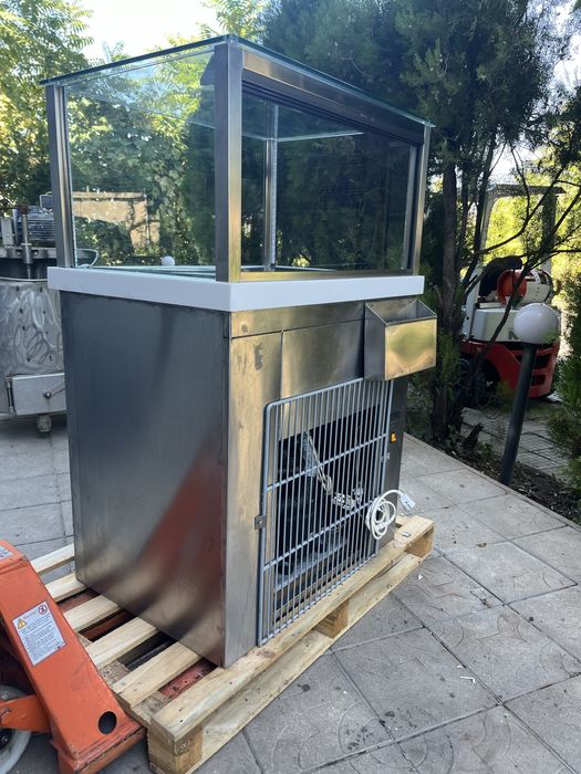 Хладилна витрина хладилна