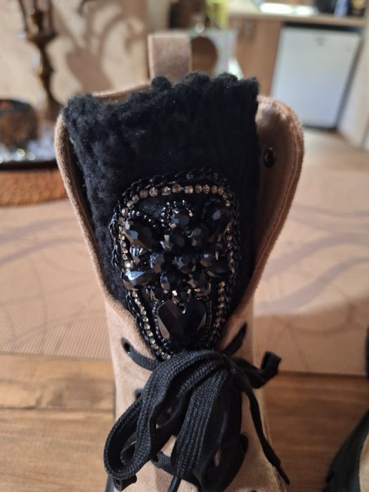 Дамски  боти от естествен вилур