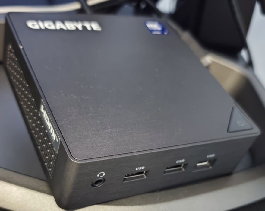 Mini PC gigabyte Core ultra 7 255h